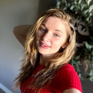 Meet your Posher, Abigail